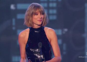 Photo: iHeartAwards via Mashable