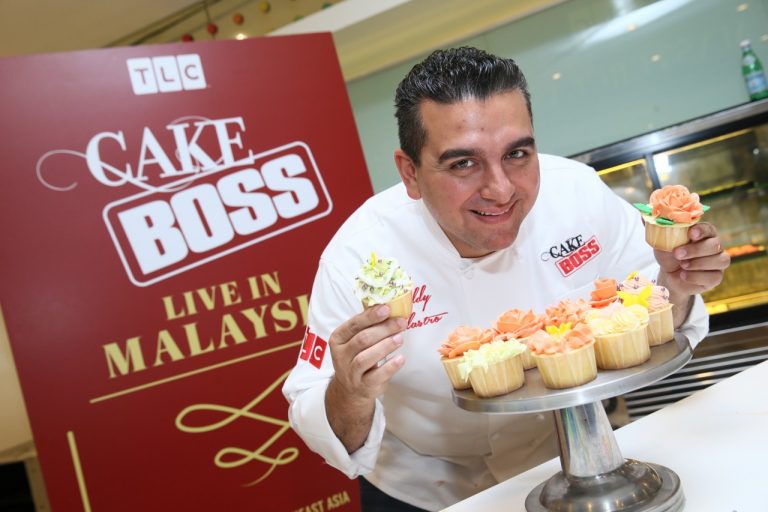 'Cake Boss' Returns For Season 8 With More OutOfThisWorld Creations
