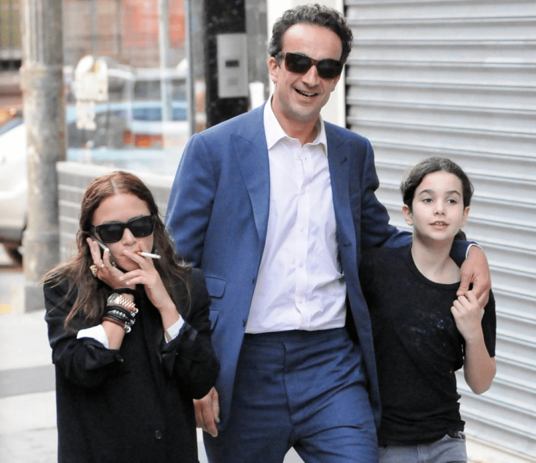 Mary Kate Olsen Marries Olivier Sarkozy In New York