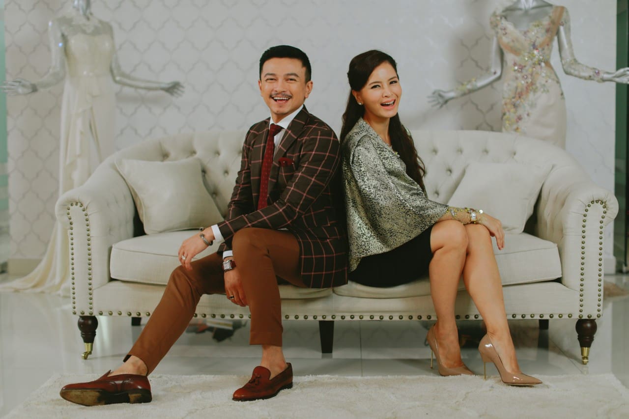 Renowned fashion designer Jovian Mandagie and television presenter actress Daphne Iking will host the Asian debut of Say Yes to The Dress Asia 1