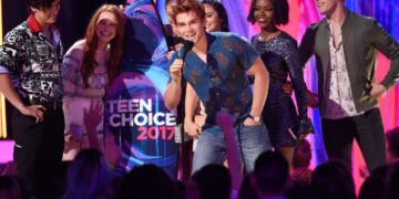 The Riverdale cast accepting their award for Choice Drama TV Show and Choice Breakout TV Show (Source - Invision/AP)
