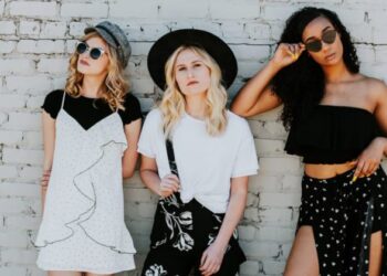 Photo: Women.com