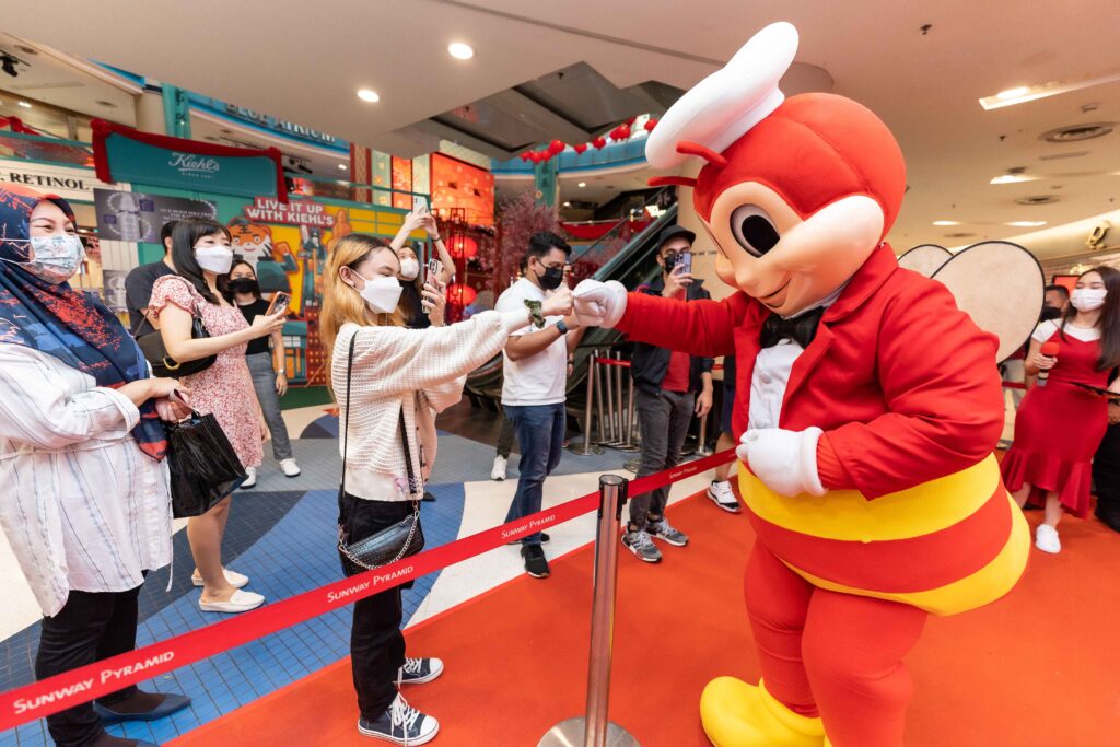 Jollibee Opening Mascot with Crowd 11zon