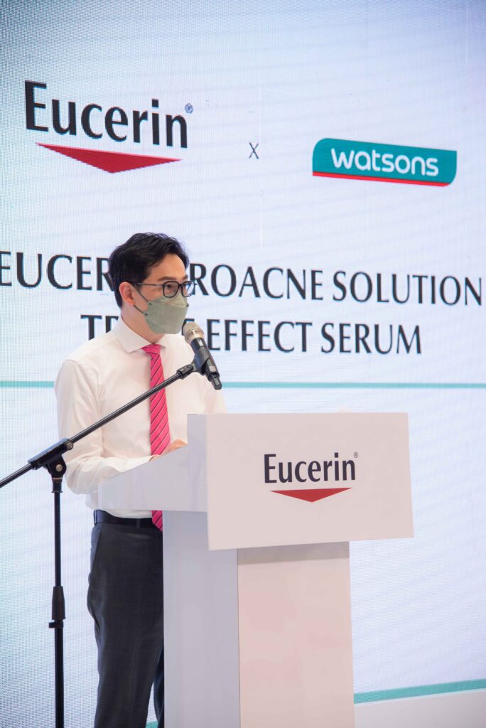 2 Mr. Ng Hock Guan the Country Manager of Beiersdorf Malaysia Singapore delivering the speech to officially launch the Eucerin ProACNE Solution Triple Effect Serum. 11zon