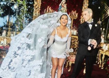 Instagram: @kourtneykardash