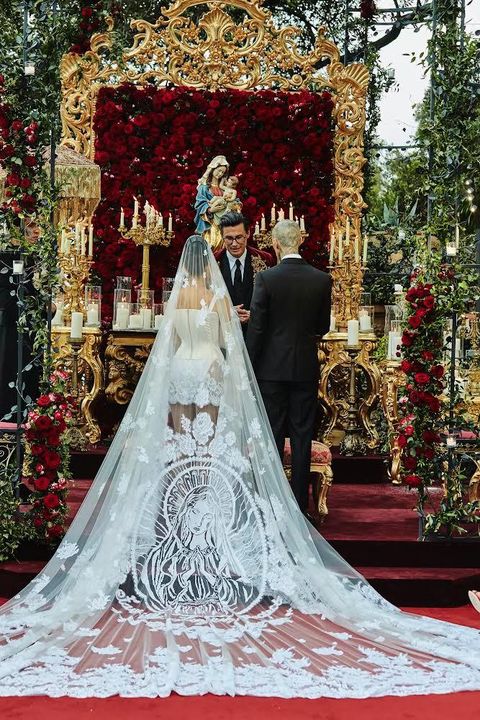 kourtney kardashian wedding dress 4 1653298985