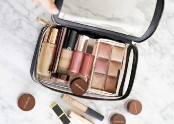 https://thebeautylookbook.com/